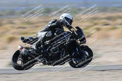 media/Nov-16-2025-Race Pace (Sun) [[8c5fa54630]]/Verified Riders/3-Turn 14 (1045am)/